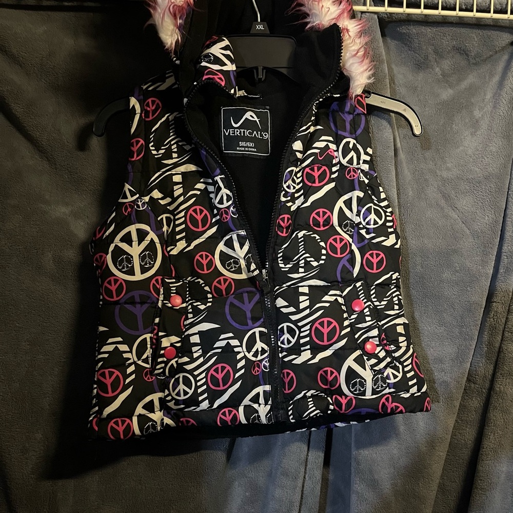 Vertical 9 kids size small 6 6x hooded vest